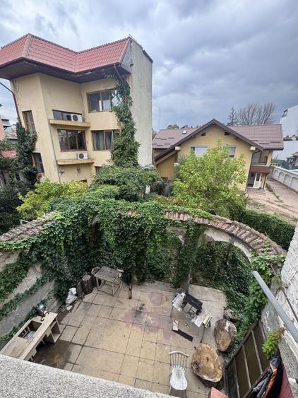 Casă individuală cu 12 camere cu Canalizare în Pache Protopopescu