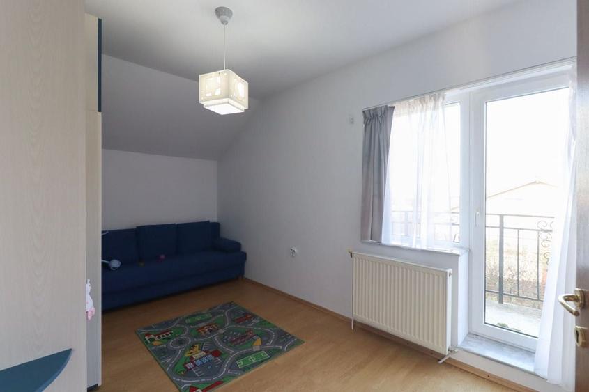 Casă cu 4 camere cu Teren 480 Mp în Exterior Vest