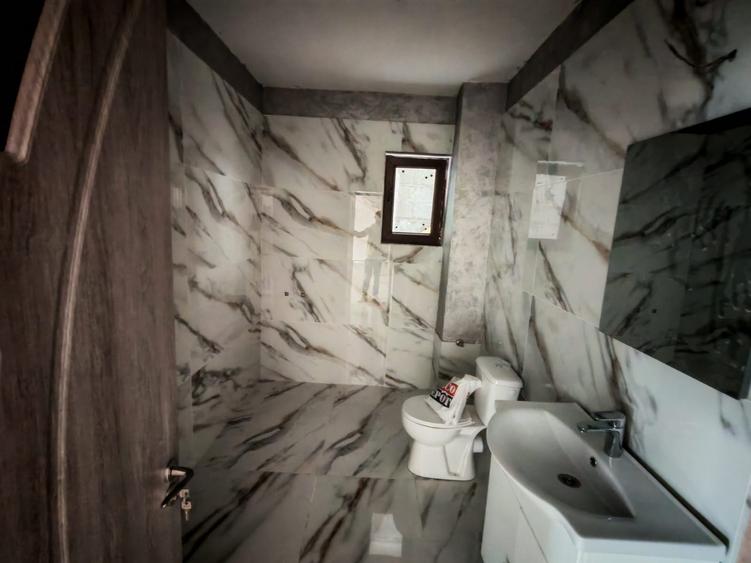 Casă individuală cu 5 camere cu Teren 230 Mp în Lumina