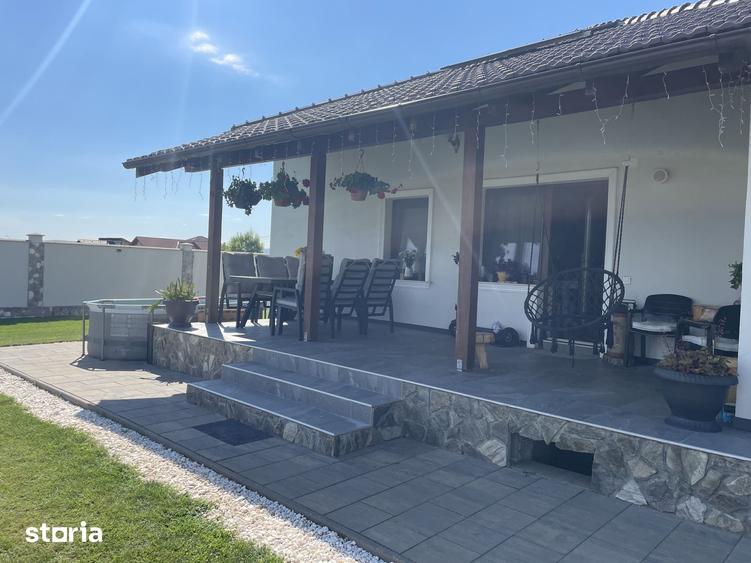 Casă cu 3 camere cu Teren 790 Mp în Cetate