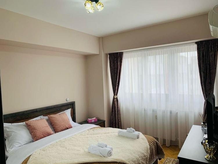 Apartament cu 3 camere decomandat în Titulescu