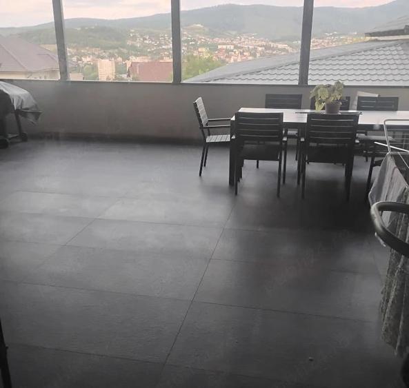 Casă cu 4 camere cu Teren 50 Mp în Central