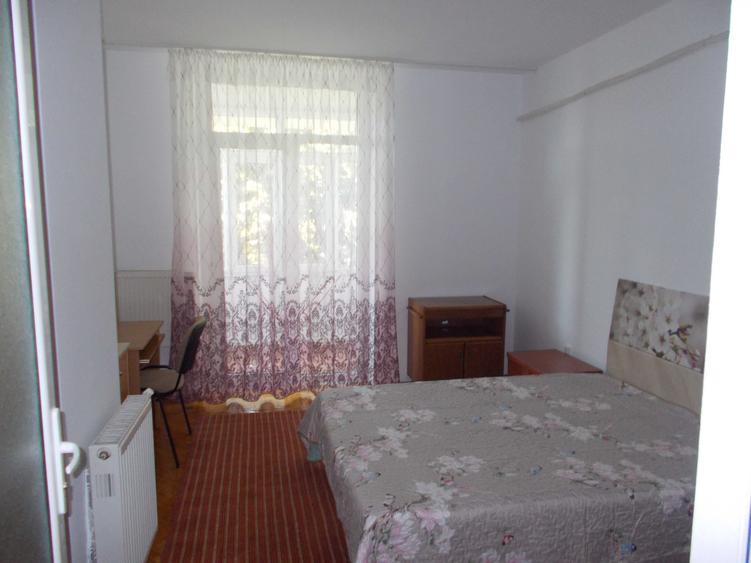 Apartament cu 3 camere decomandat în Ultracentral