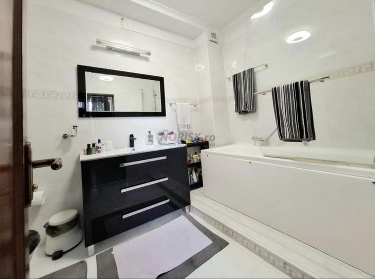 Apartament cu 4 camere în Fundeni