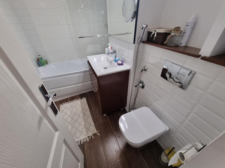 Apartament cu 3 camere decomandat, mobilat în Bistrița Lac