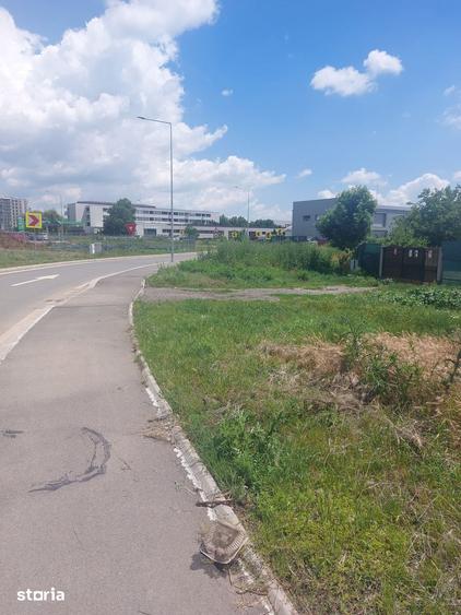 Teren de 5900 mp, în Central