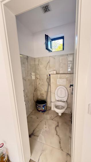 Casă cu 2 camere cu Canalizare în Central