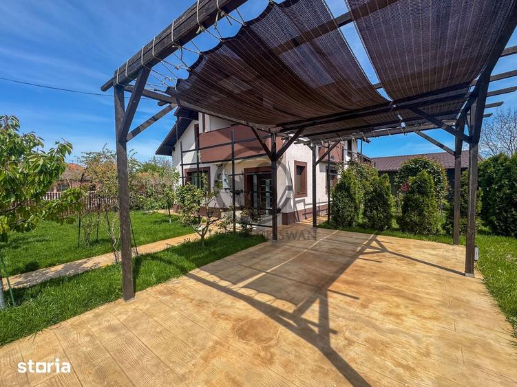 Casă cu 5 camere cu Teren 1073 Mp în Podenii Noi