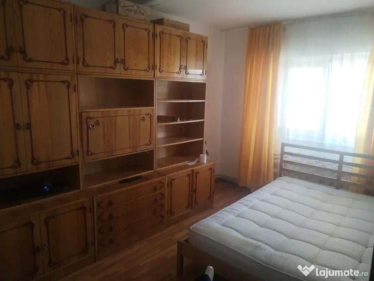 Apartament cu 3 camere decomandat în Mărăști