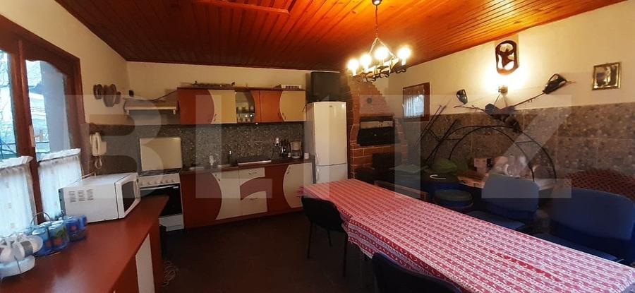 Casă individuală cu 6 camere cu Garaj în Pucioasa
