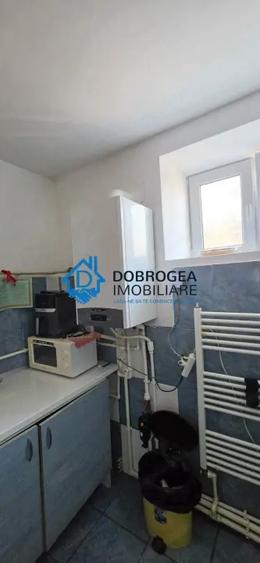 Casă cu 5 camere cu Teren 384 Mp în Păcii