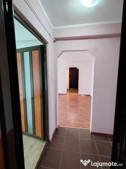 Apartament cu 2 camere semidecomandat în Ultracentral