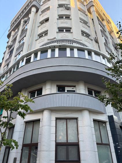 Apartament cu 3 camere în Decebal