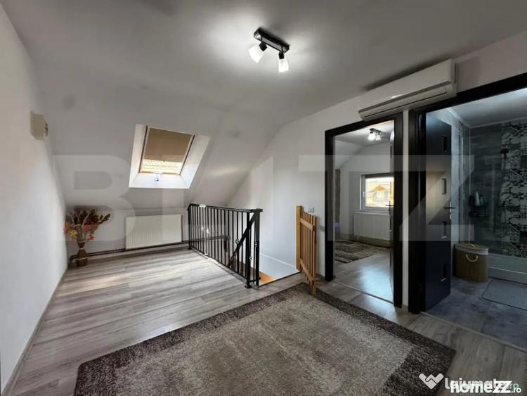 Casă cu 7 camere cu Teren 585 Mp în Teiu
