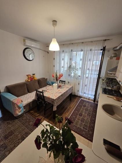 Apartament cu 3 camere semidecomandat, mobilat în Sălaj