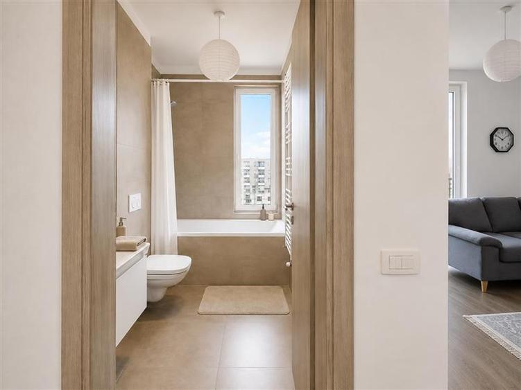 Apartament cu 2 camere decomandat, mobilat în Tractorul
