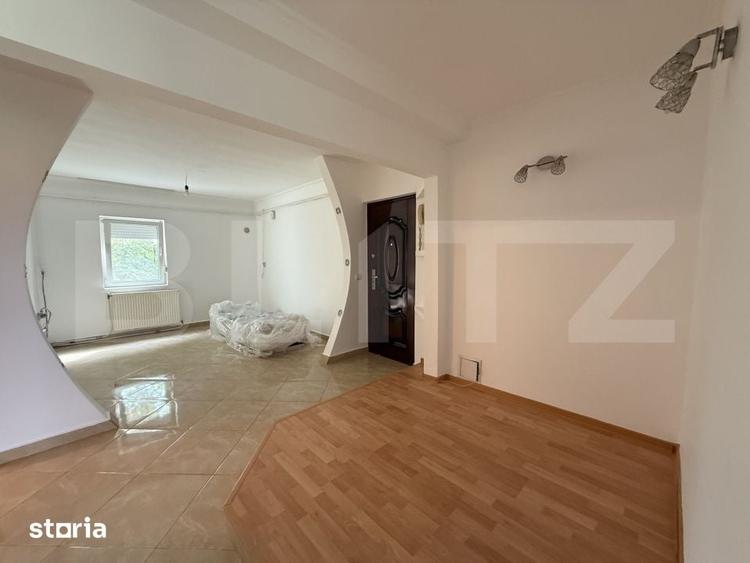 Apartament cu 3 camere decomandat în Micro 16