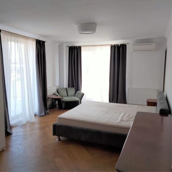 Apartament cu 3 camere decomandat în Grigorescu