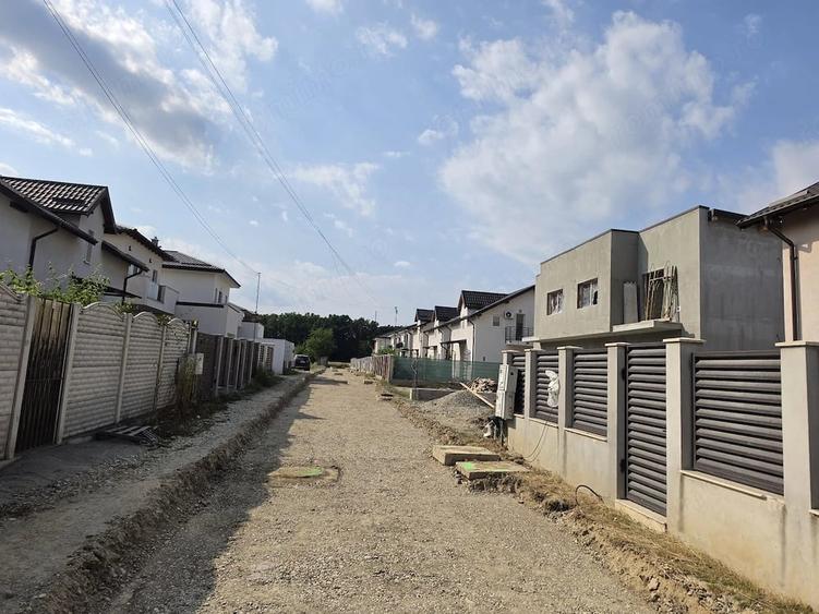 Casă cu 6 camere cu Teren 300 Mp în Big-Bascov