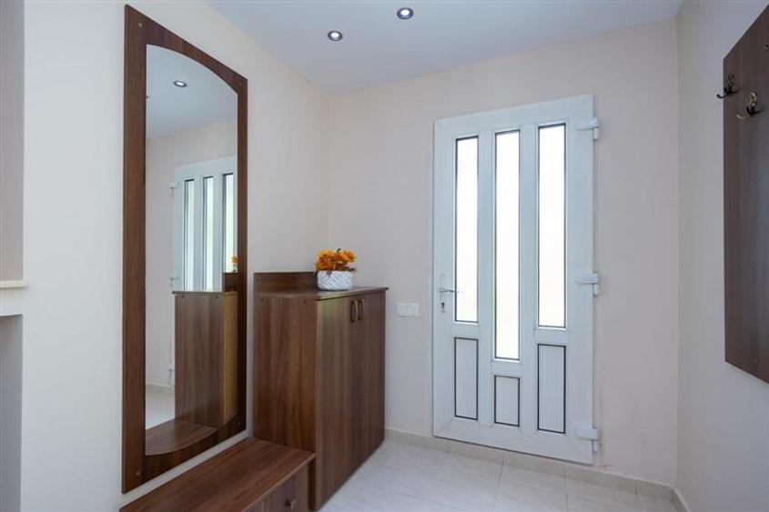 Apartament cu 3 camere circular, mobilat în Drumul Poienii