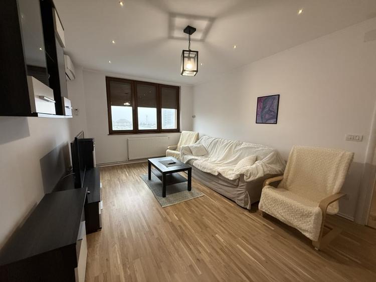 Apartament cu 3 camere semidecomandat în Gării