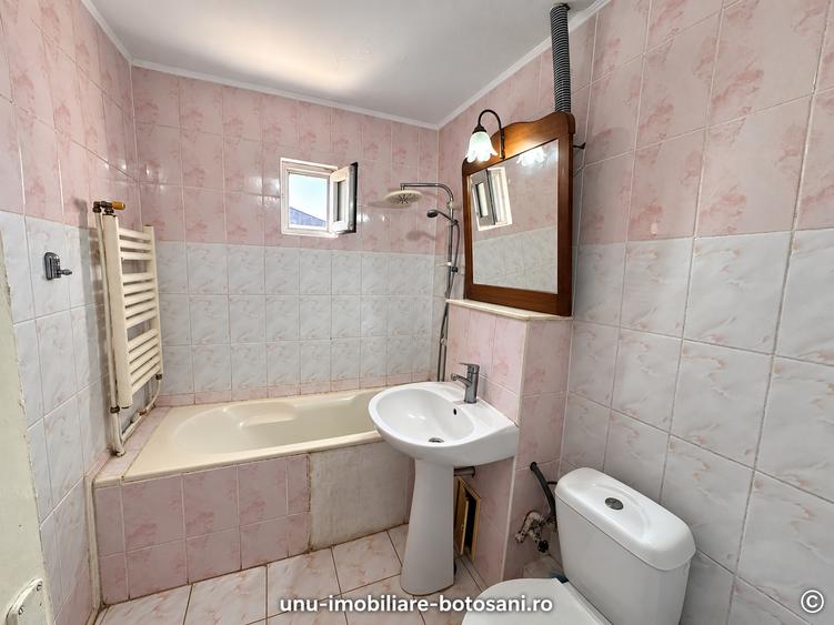 Apartament cu 4 camere decomandat în Central