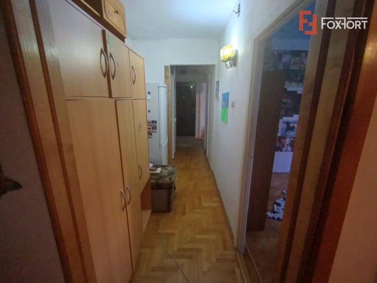 Apartament cu 3 camere decomandat, mobilat în Girocului