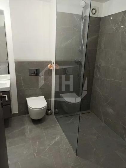 Apartament cu 2 camere semidecomandat, mobilat în Semicentral