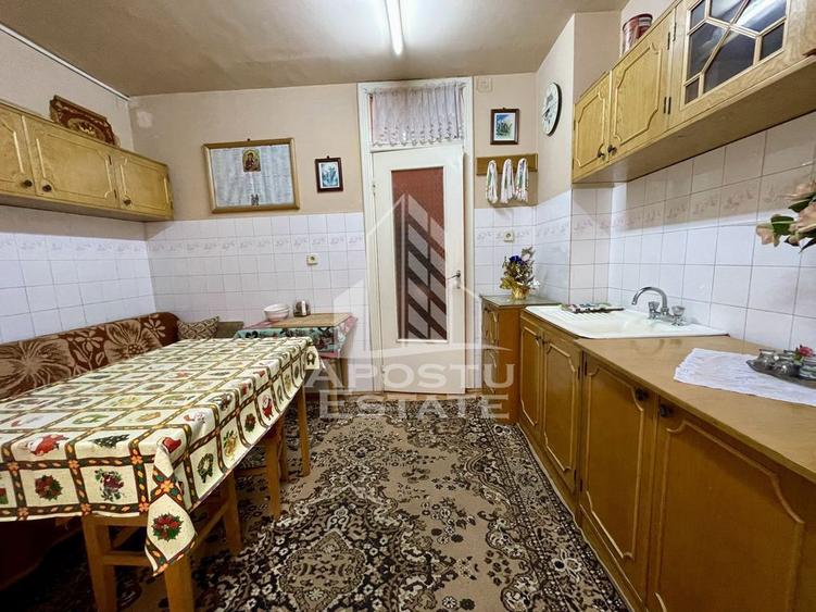 Apartament cu 2 camere semidecomandat în Dâmbovița