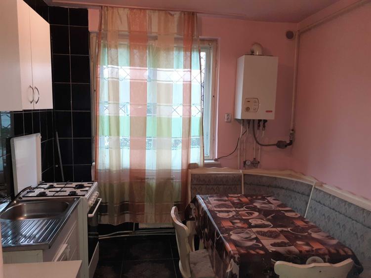 Apartament 2 camere de inchiriat Hunedoara zona Teatru - 2