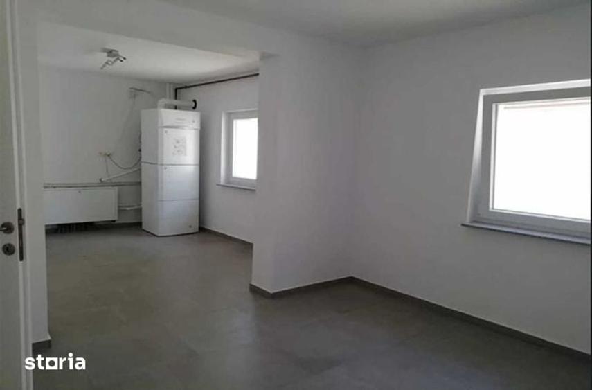 Casă cu 4 camere cu Teren 250 Mp în Băneasa