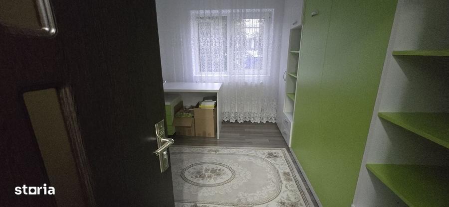 Apartament cu 3 camere decomandat în Micro 3