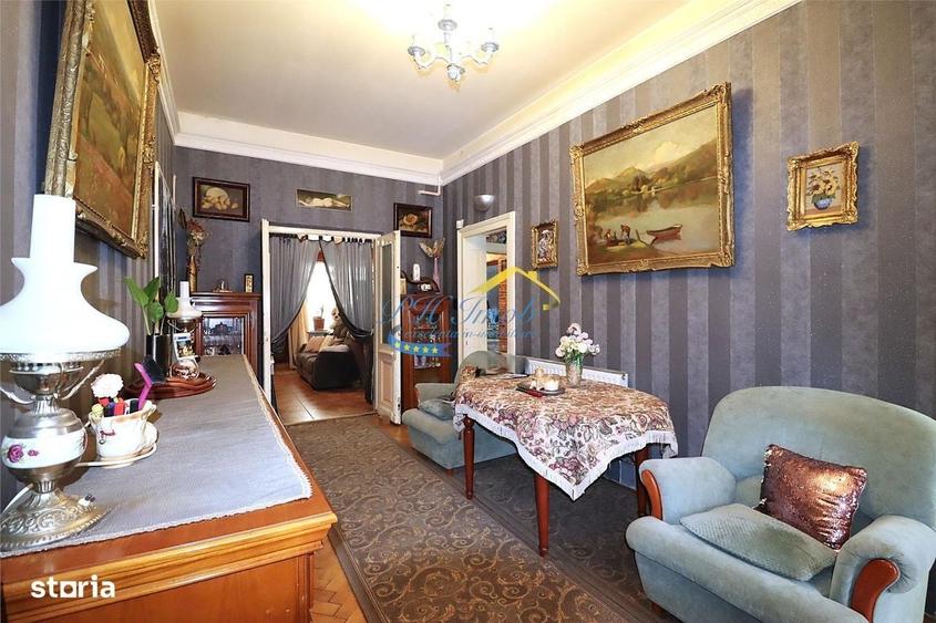 Apartament cu 4 camere decomandat în Central