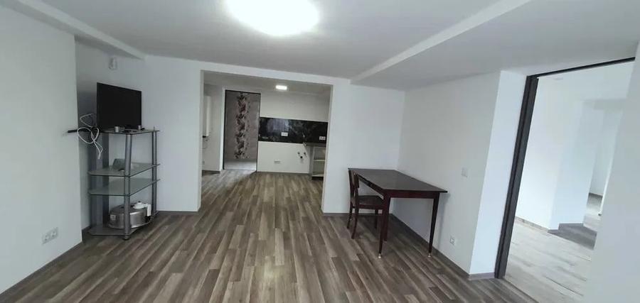 Casă cu 6 camere cu Canalizare în Râșnov