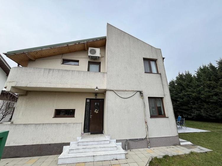 Casă cu 4 camere în Afumați