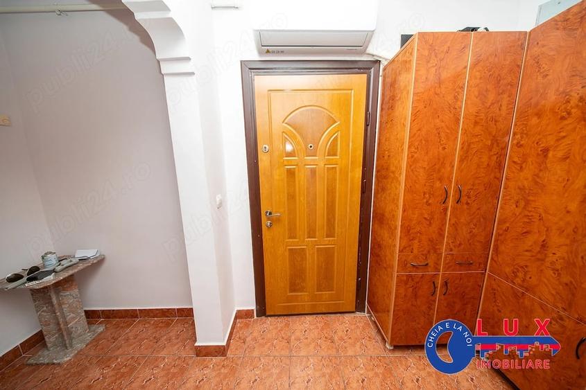 Apartament cu 3 camere decomandat în Babadag