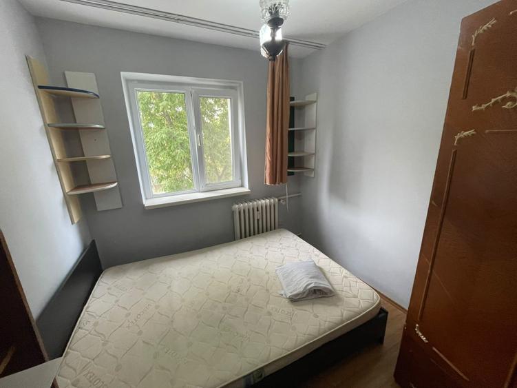 Apartament cu 2 camere nedecomandat în Podu Roș