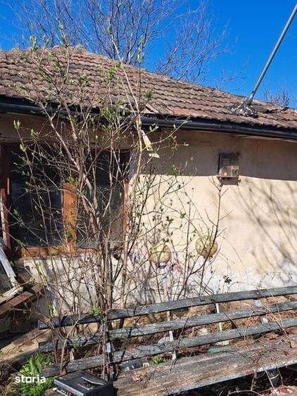 Casă cu 2 camere cu Teren 45 Mp în Bucium