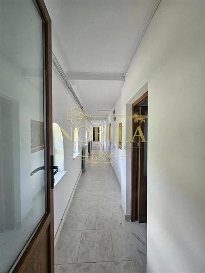 Spațiu comercial, de 900 mp, în Borzești