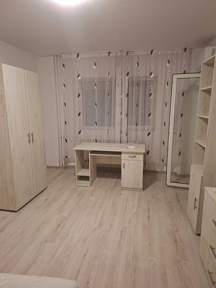Garsonieră decomandată în Tineretului