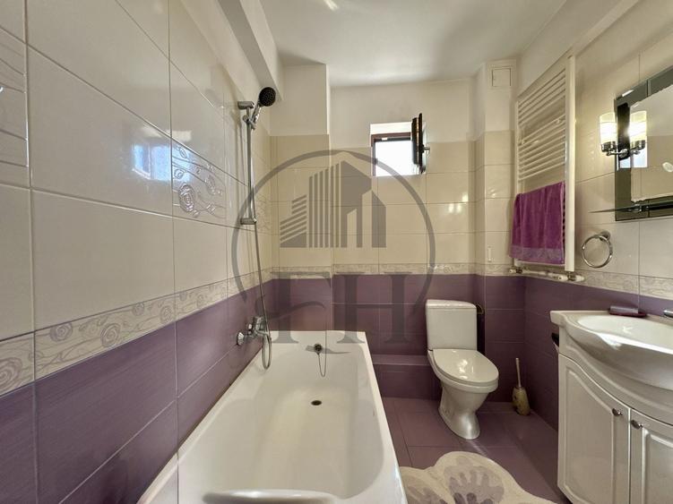 Casă individuală cu 7 camere cu Canalizare în Coiciu