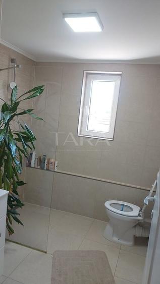 Apartament cu 4 camere semidecomandat, mobilat în Florești