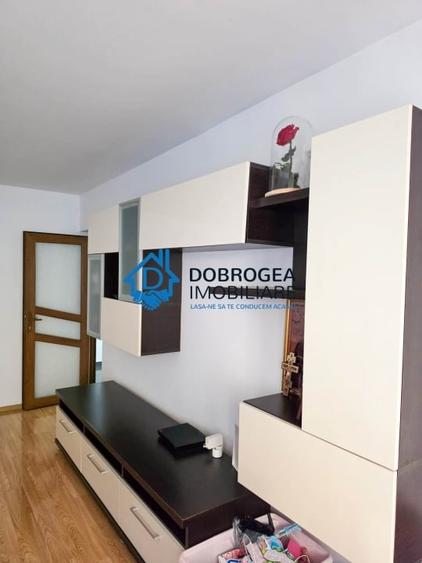 Apartament cu 3 camere decomandat, mobilat în E3