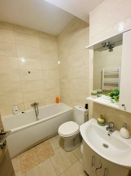 Apartament cu 2 camere semidecomandat, mobilat în Central