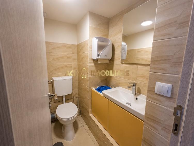 Spațiu comercial, de 25 mp, în P-ța Romană