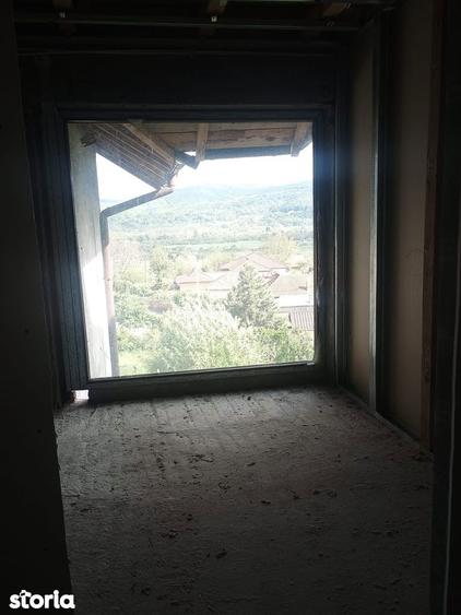 Casa de vanzare, 9 camere, zona lini?tita Parscov - 15
