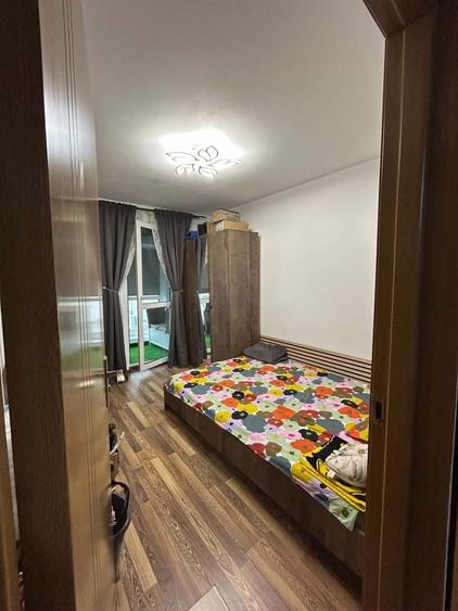 Apartament cu 3 camere semidecomandat în Lacul Tei