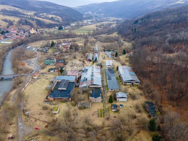 Spațiu industrial, de 5,000 mp, în Bucea