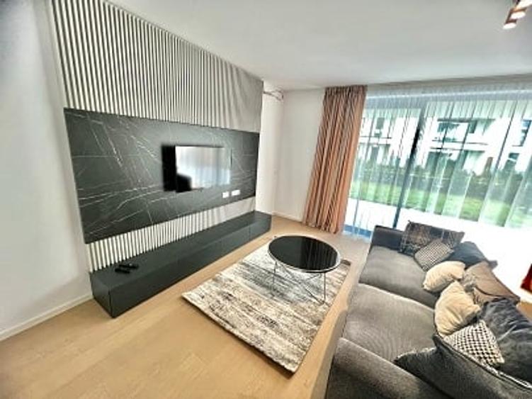 Apartament cu 3 camere decomandat în Băneasa