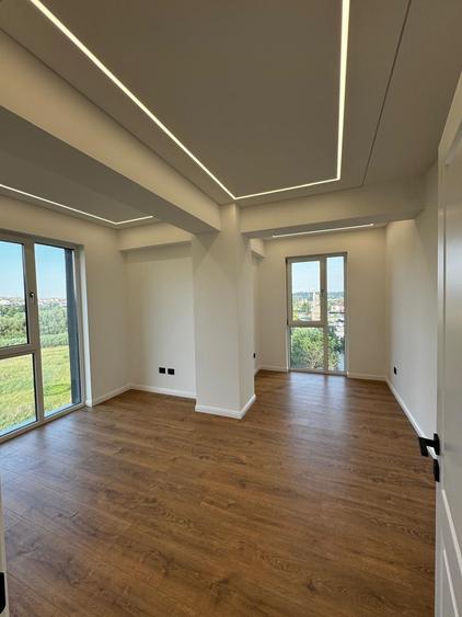 Apartament cu 3 camere decomandat în Sud